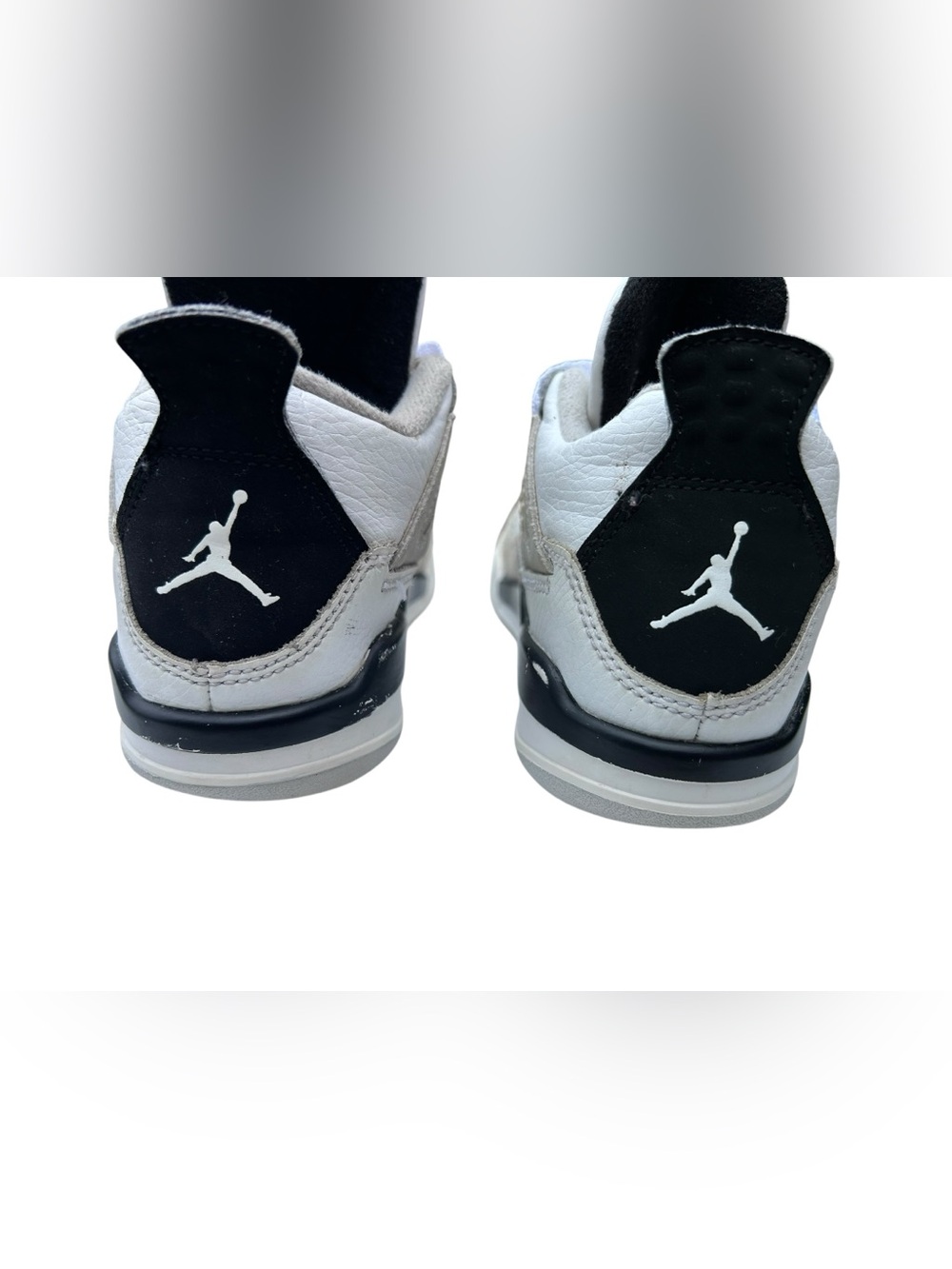 Jordan 4 OG Retro
PS Size 13C Boys Kids Sneakers
"Black Military" Neutral Grey - Picture 4 of 9
